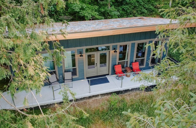 The Spring Water Retreat - NEW! @MillCreekCabinsWI