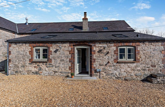 The Stables-Cilcain - One Bedroom House, Sleeps 2