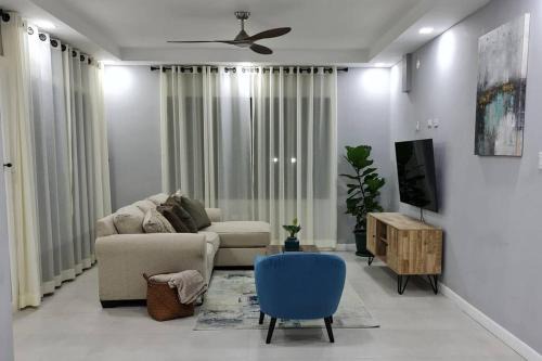 The Sunset Villa - 2BD APT w Pool & Lovely Views
