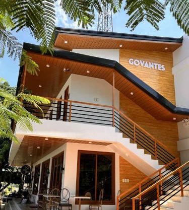 The Tree House - Connecting Loft Units Govantes
