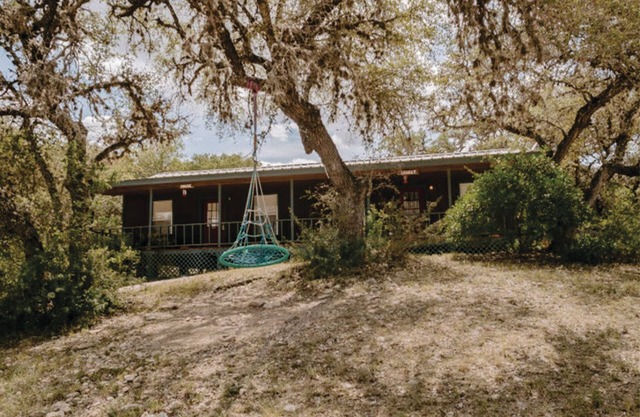 The Uvalde Side - Whiskey Mountain Duplex - Great Location!
