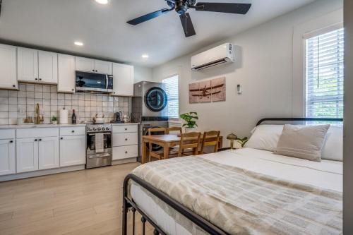 The Vanderbilt Mansion Apt 11 Near Downtown & TWU