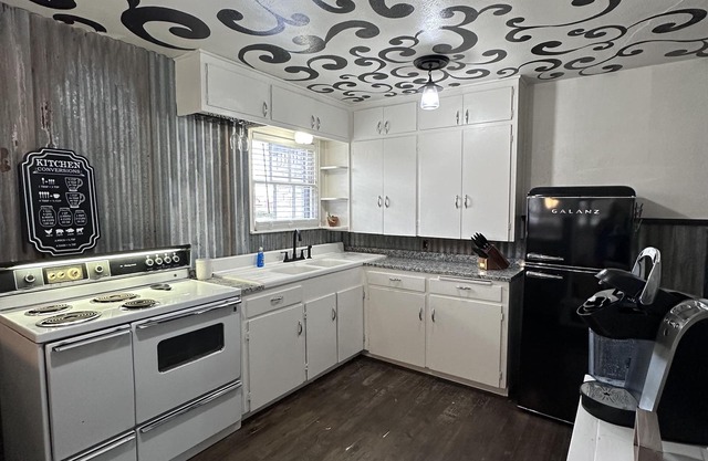 "The Vintage House