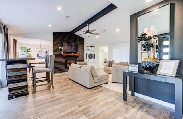 The Vintage @ Houston NASA [5BR Executive Villa]