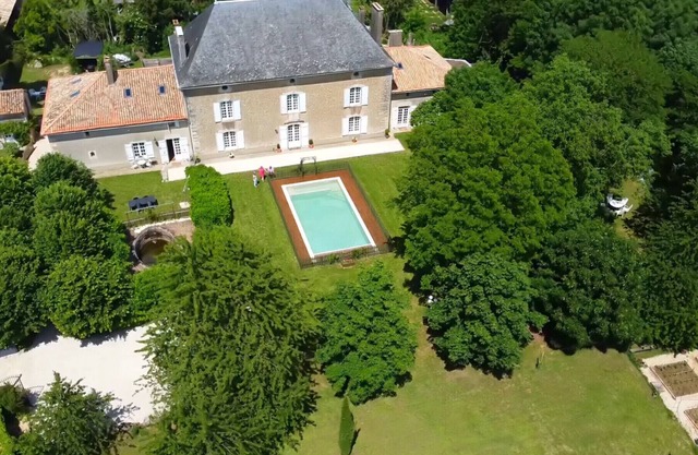 ‘The West Wing’ Gite at Le Logis De Limalonges.