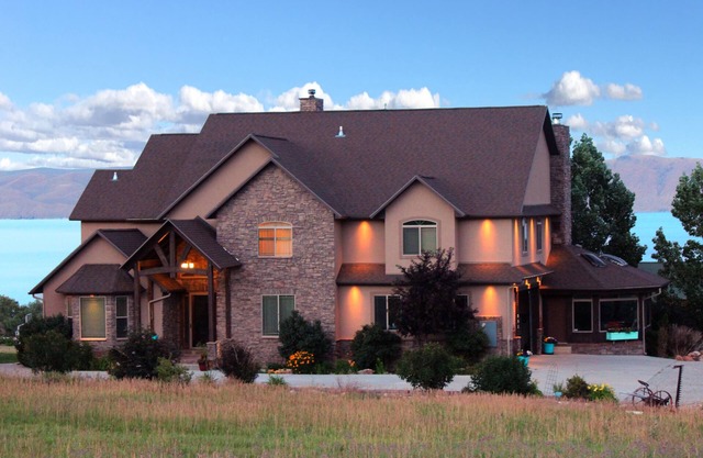 The Westlake Escape - Amazing Views, Large Entertaining Yard, and Hot Tub