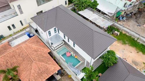 The White House Pool Villa Pattaya