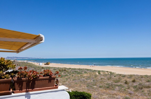 The Xeraco Beachfront Apartment
