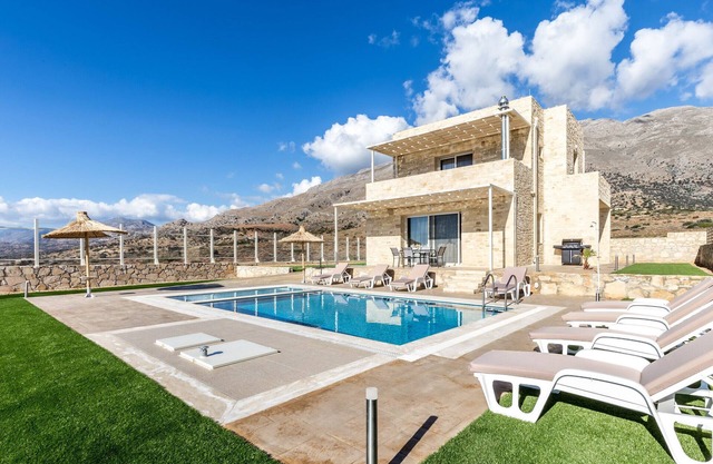 Thea villa ,south Crete,Sea views, Kids Pool