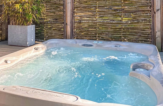 These gorgeous cottages will comfortably sleep up to 6 guests.