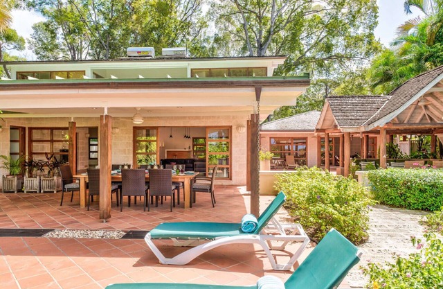 Thespina on the Beach (3/4 Rooms)