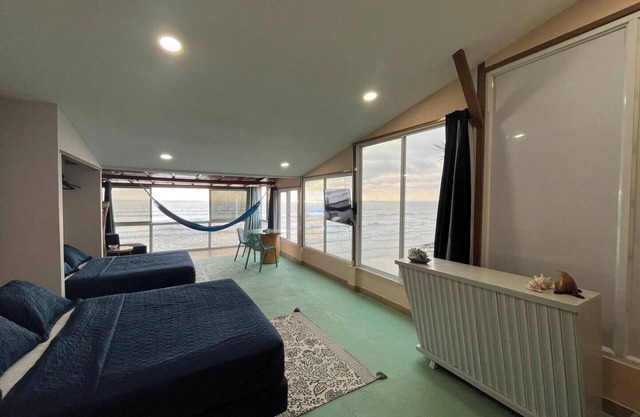 Third Floor Beachfront Beautiful Suite