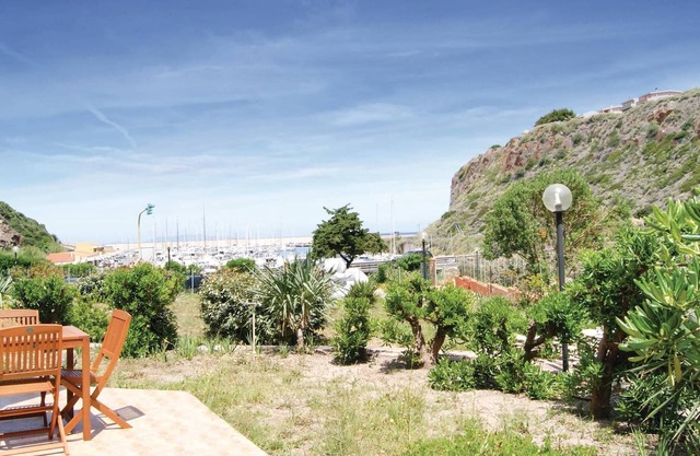 This apartment is located in a residential complex in front of the tourist port of Castelsardo, in S