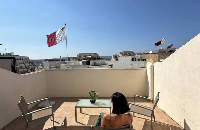 This apartment is a 2 bedroom(s), 1.5 bathrooms, located in Il-Mellieħa, null.