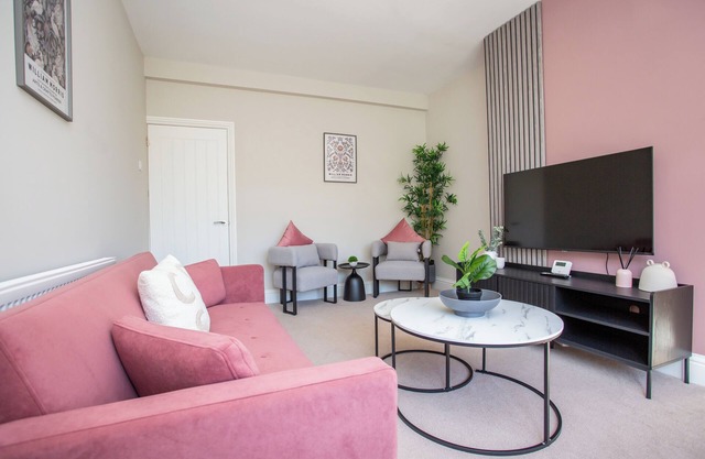 This house is a 4 bedroom(s), 1.5 bathrooms, located in County Durham, England.