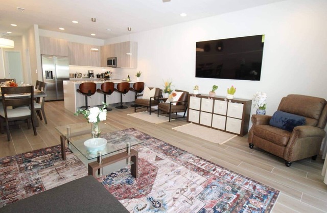 This house is a 4 bedroom(s), 3 bathrooms, located in Clermont, FL.