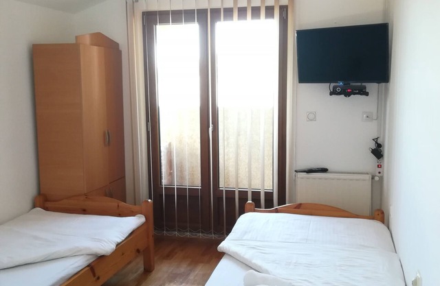 This property has one of the best-rated locations in Golubac!