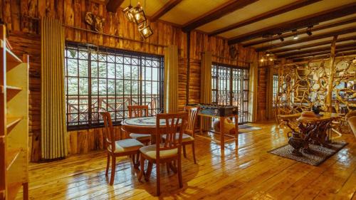 Thitu Log House