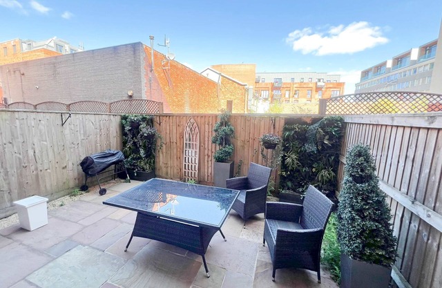 Three bedroom apartment near Cabot Circus w.Parking sleeps 5 - Hopewell