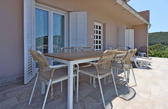 Three bedroom apartment with terrace and sea view Kampor, Rab (A-17396-b)