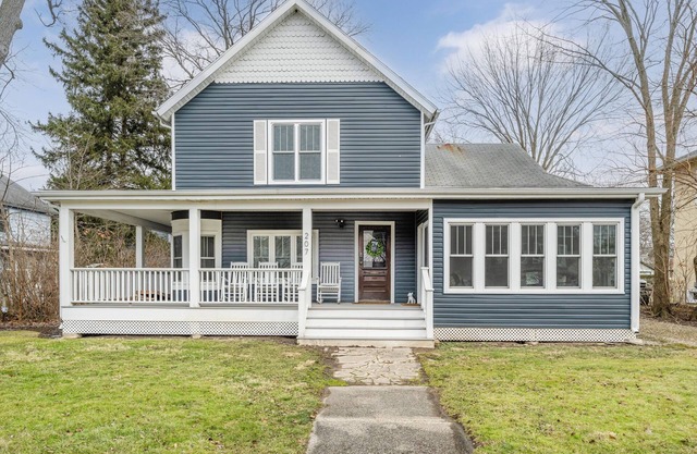 Three Oaks Multi Unit (2 Night Summer Min)