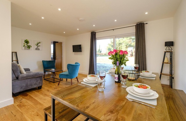 Three Tuns - Garden Suite 3 - sleeps 4 guests in 2 bedrooms