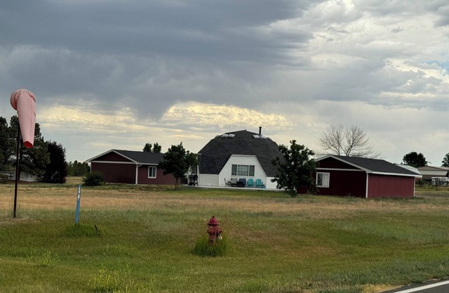 THUNDERDOME (awesome Dome House) Unique home with Beautiful views/Comfy and Cozy