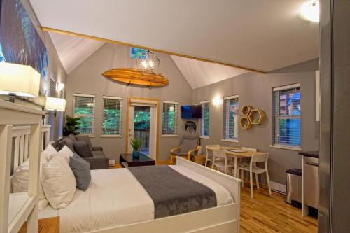 Tide and Trail- Cabin in Ucluelet