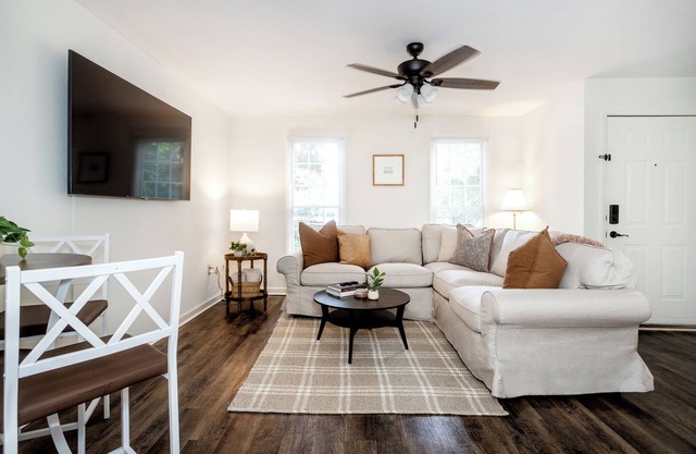 TigerTown Retreat - Comfort Minutes from Campus