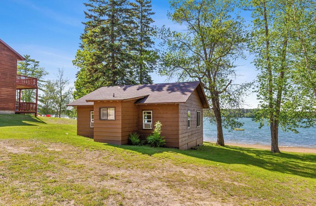 Timberlane Resort Cabin #8 | 2 Bed, 1 Bath