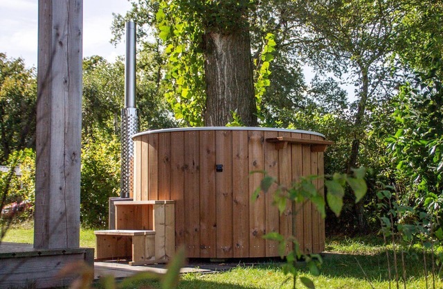 Tiny but extra finy, because of the hot tub at the cottage!