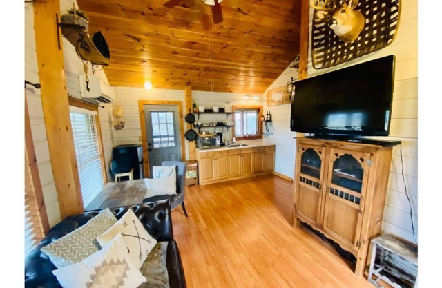 Tiny Cabin where you can enjoy wildlife, sounds of nature and Relaxation!