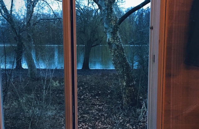 Tiny House am Fluss für Zwei