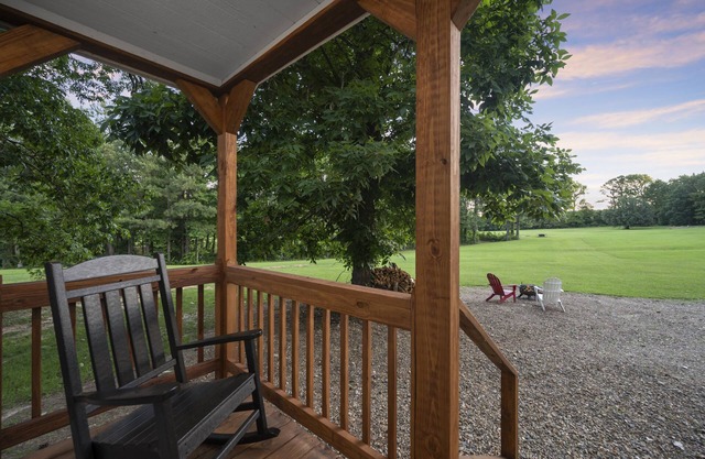 Tiny House on 27 acres in Broken Bow!
