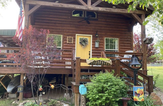 Tiny House on the beautiful Illinois River near Tahlequah