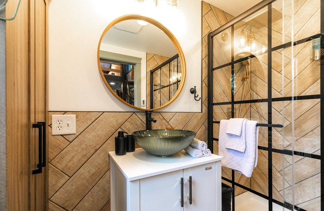 Tiny house with private Hot Tub