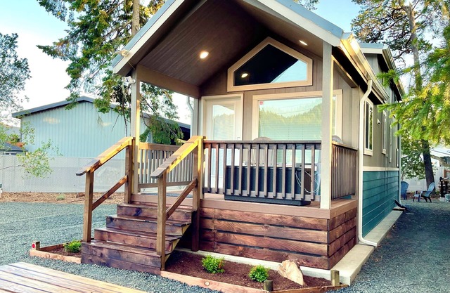 Tiny Pines ~ Dune access + Full hookup RV site