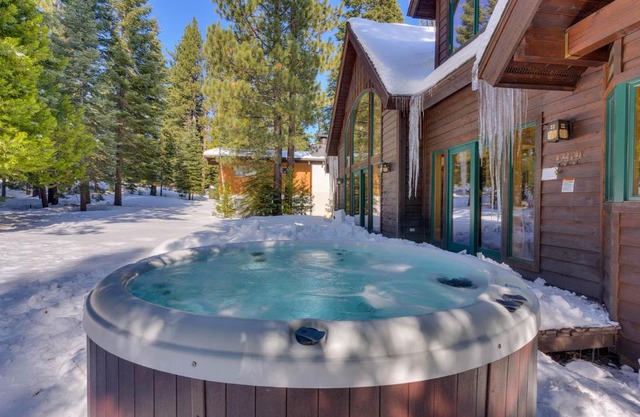 Tippy Canoe by Tahoe Getaways - 4BR West Shore w Private Hot Tub, Sauna, EV & Walking Distance to Trailhead