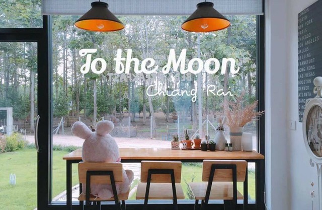 To the Moon Bed and Breakfast