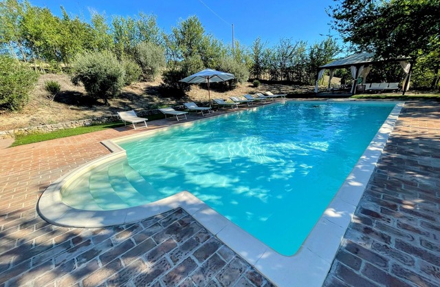TODI BY THE POOL/SLEEPS 10/EXCLUSIVE POOL/WALK TO TODI 4 KMS/RESTAURANT 0.5 KMS