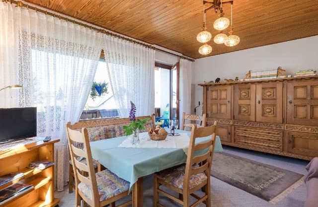 Toll eingerichtetes Haus Anne in Salem-Mimmenhausen mit großzügigem Garten, Ferienwohnung