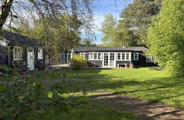 "Tona" - 600m from the sea by Interhome
