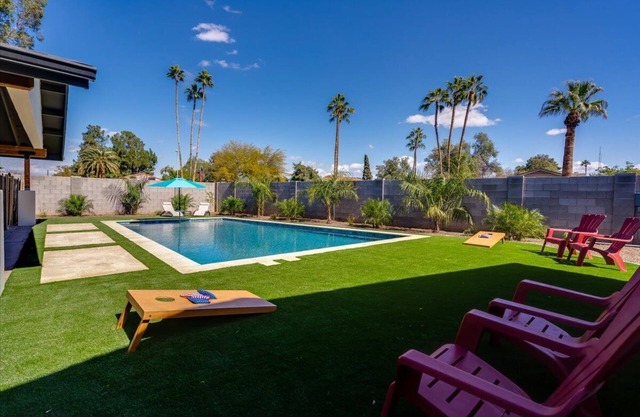 TONS OF SPACE, HEATED POOL, PETS WELCOME, HOME GYM, CLOSE TO EVERYTHING!