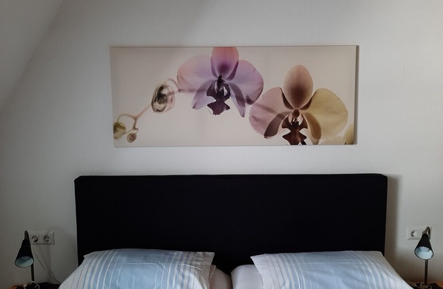 Top apartment in a small complex, 3 stars, 2-4 Pers. 65sqm, balcony, 2 bedrooms. W-lan