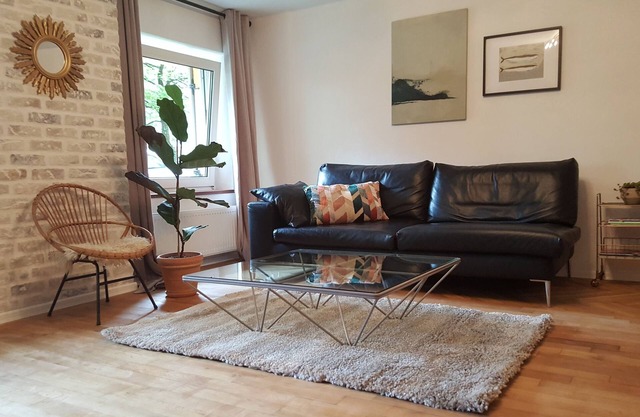 Top location: Bogenhausen designer apartment