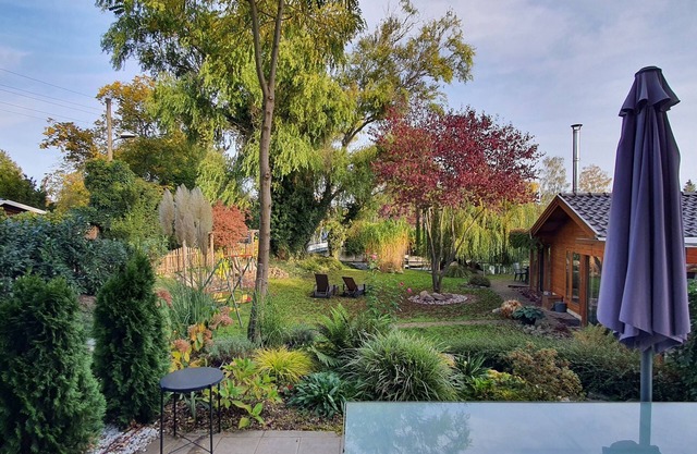 TOP LOCATION directly on the water in New Venice