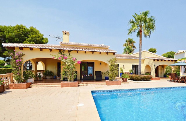 TOP RATED - Luxury 4 Bed Villa in Javea