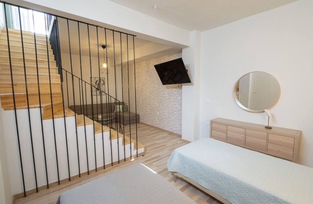 Topos Maisonette Left by RentalsPro