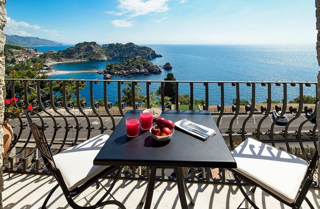 Torre Isola Bella - Apartment by the Sea in Taormina, Sicily.