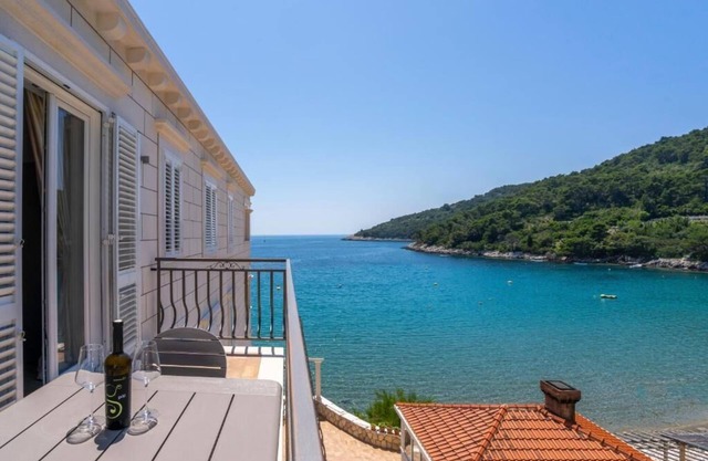 Touch of Infinity TOP FLOOR - studio apartment with sea view